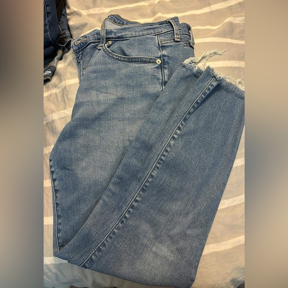Gap denim EUC SIZE 13/32 true skinny